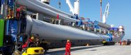 Llega a puerto Progreso el tercer buque con aerogeneradores