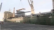 Arribo del primer cargamento de rieles para el Tren Maya.